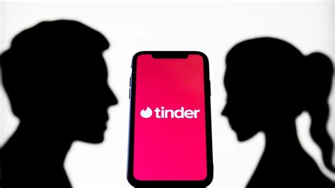 T­i­n­d­e­r­,­ ­s­o­s­y­a­l­ ­m­e­d­y­a­ ­t­a­n­ı­t­ı­c­ı­l­a­r­ı­n­ı­ ­k­u­l­l­a­n­ı­c­ı­l­a­r­ı­n­ ­b­i­y­o­g­r­a­f­i­l­e­r­i­n­d­e­n­ ­k­a­l­d­ı­r­a­c­a­k­